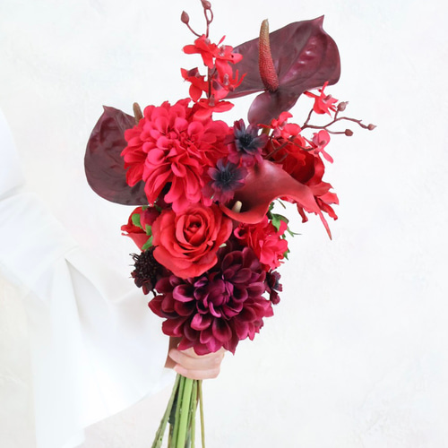 赤×ボルドーのアームブーケ／ウェディングブーケ／結婚式／前撮り