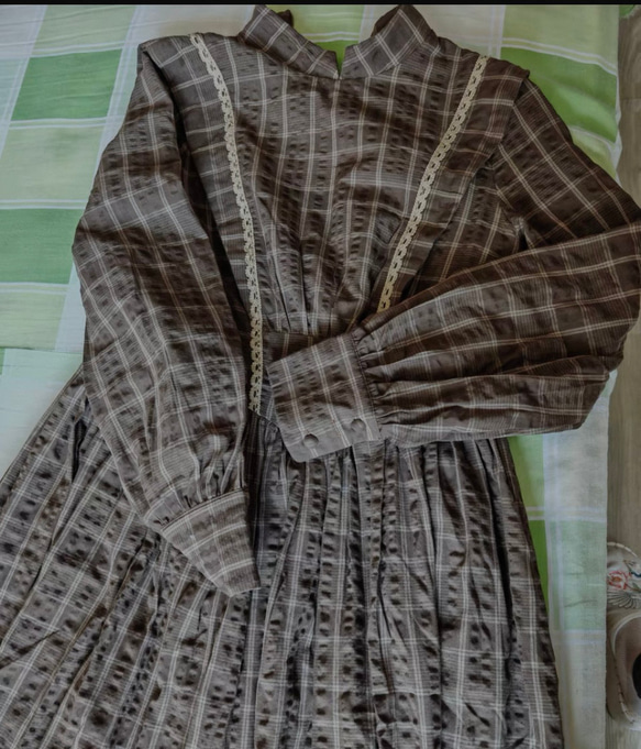 アンティーク調　スタントカラーレース付き　綿100%長袖ロングワンピース【秋冬春】ブラウンチェック柄 15枚目の画像