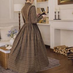 アンティーク調　スタントカラーレース付き　綿100%長袖ロングワンピース【秋冬春】ブラウンチェック柄 7枚目の画像