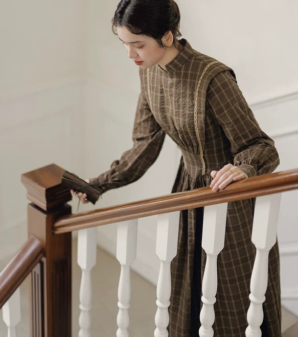 アンティーク調　スタントカラーレース付き　綿100%長袖ロングワンピース【秋冬春】ブラウンチェック柄 8枚目の画像