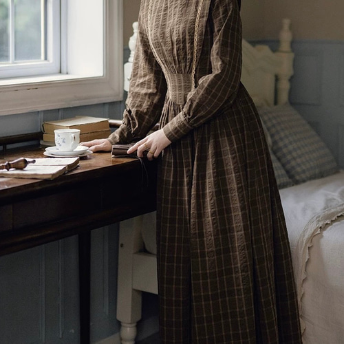 アンティーク調 スタントカラーレース付き 綿100%長袖ロングワンピース