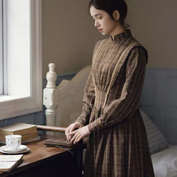 アンティーク調　スタントカラーレース付き　綿100%長袖ロングワンピース【秋冬春】ブラウンチェック柄 11枚目の画像