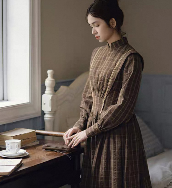 アンティーク調　スタントカラーレース付き　綿100%長袖ロングワンピース【秋冬春】ブラウンチェック柄 11枚目の画像