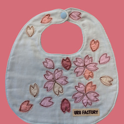 桜-SAKURA-のアップリケベビースタイ2枚セット｜9色から選べる｜ガーゼ×パイル｜ベビーギフトにおすすめ 4枚目の画像