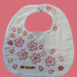 桜-SAKURA-のアップリケベビースタイ2枚セット｜9色から選べる｜ガーゼ×パイル｜ベビーギフトにおすすめ 3枚目の画像