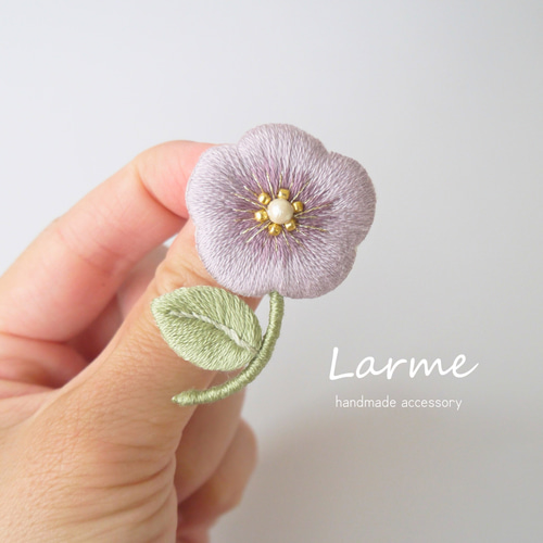 ohanaシリーズ》一輪 刺繍ブローチ 全4色【ホワイト・ブルー