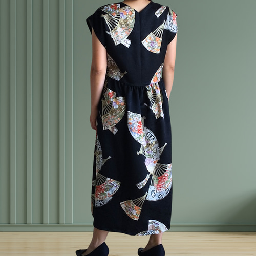 着物リメイク カシュクールワンピース ジレ 扇柄小紋 ワンピース knots