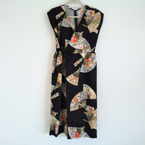 着物リメイク カシュクールワンピース ジレ 扇柄小紋 ワンピース knots