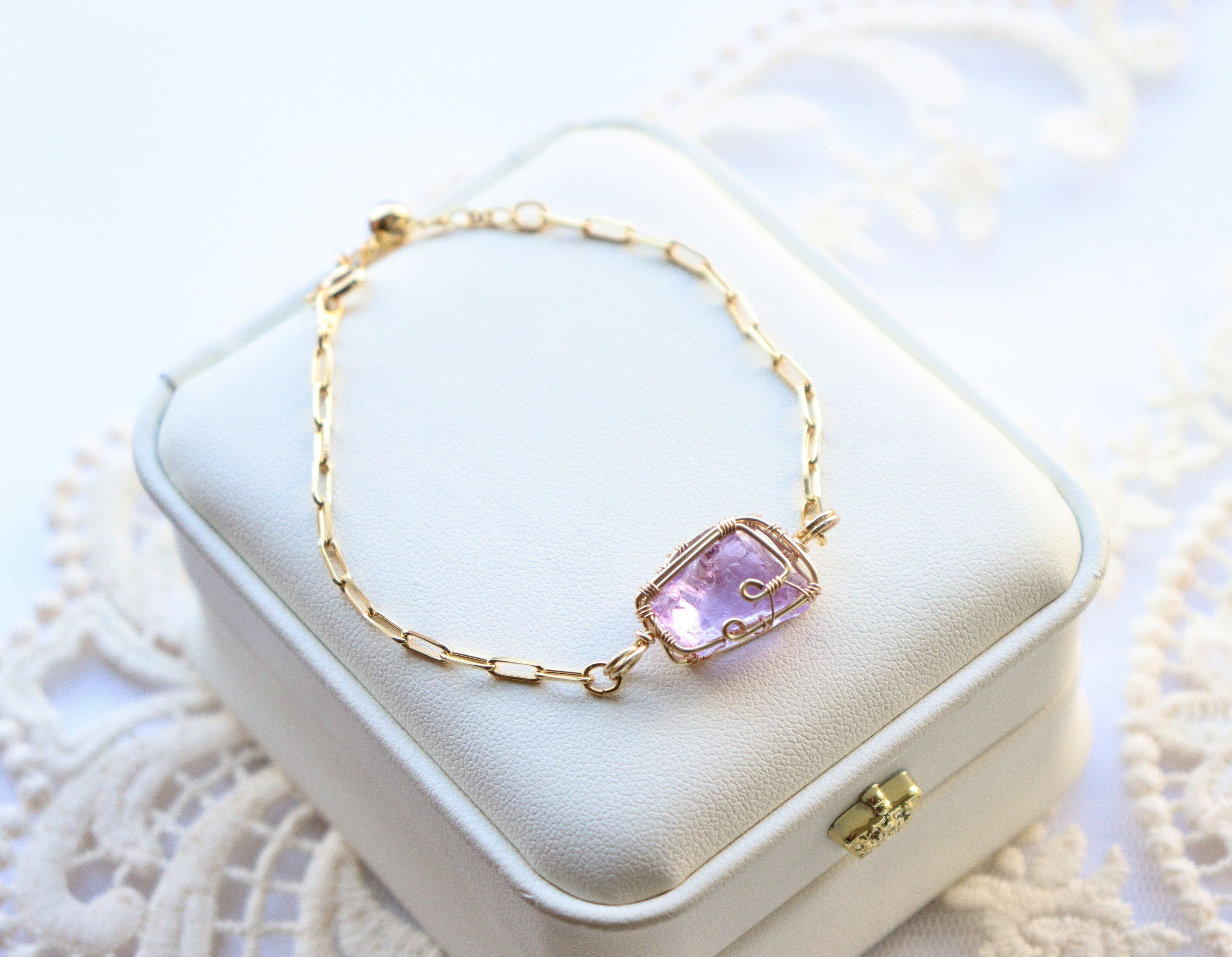 パープルカラー⟡アンダラクリスタルのワイヤージュエリーブレスレット⟡