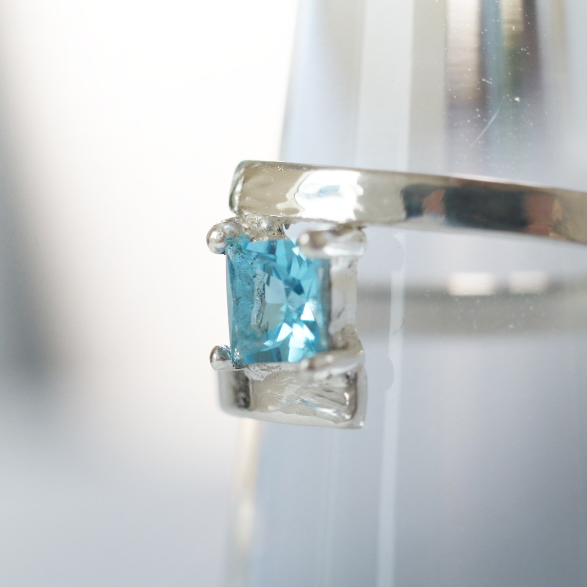 （一点もの・Silver925)スイスブルートパーズのプリンセスカット・シルバーリング（16.5号・4mm）