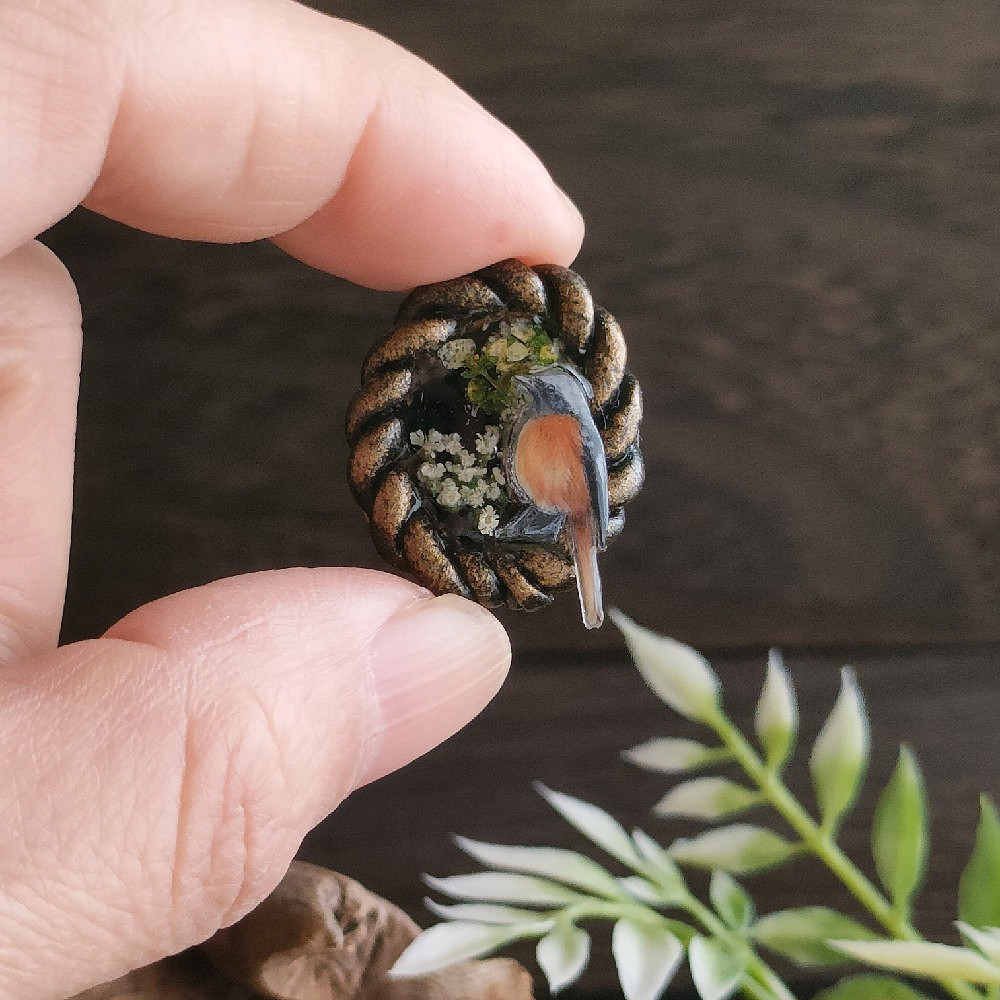 おまもり豆鳥＊ジョウビタキ｜鳥言葉「安泰・自己対話」ブローチ