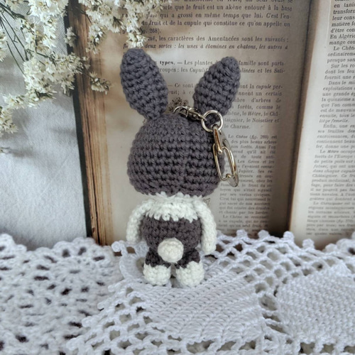 パンダうさぎさん(濃いグレー)＊あみぐるみキーホルダー あみぐるみ