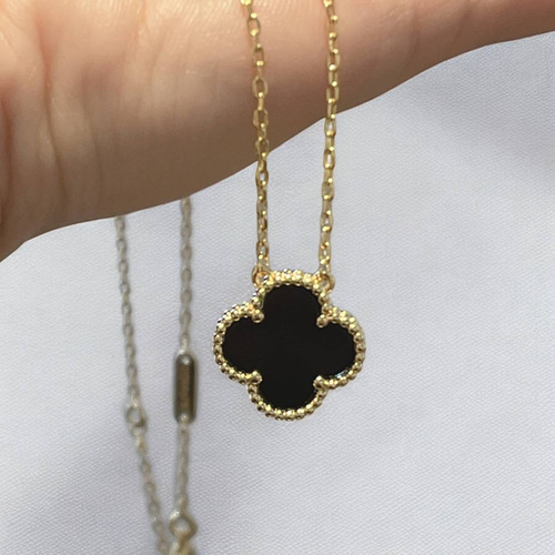 ネックレス 新品 黒蝶貝&白蝶貝 クローバー オニキス シルバー刻印 ネックレス 新品 黒蝶貝&白蝶貝 クローバー オニキス シルバー