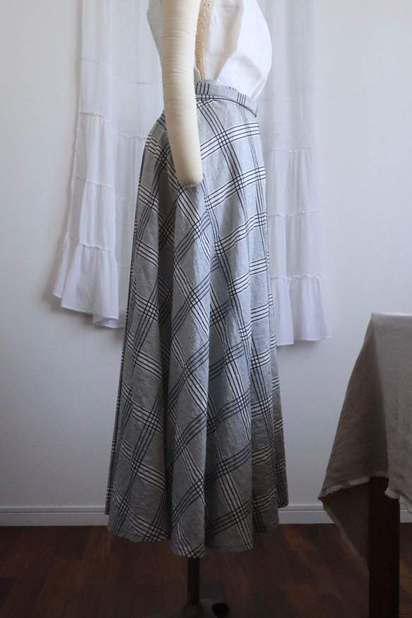 リネン・チェック柄ロング巻きスカート 5枚目の画像