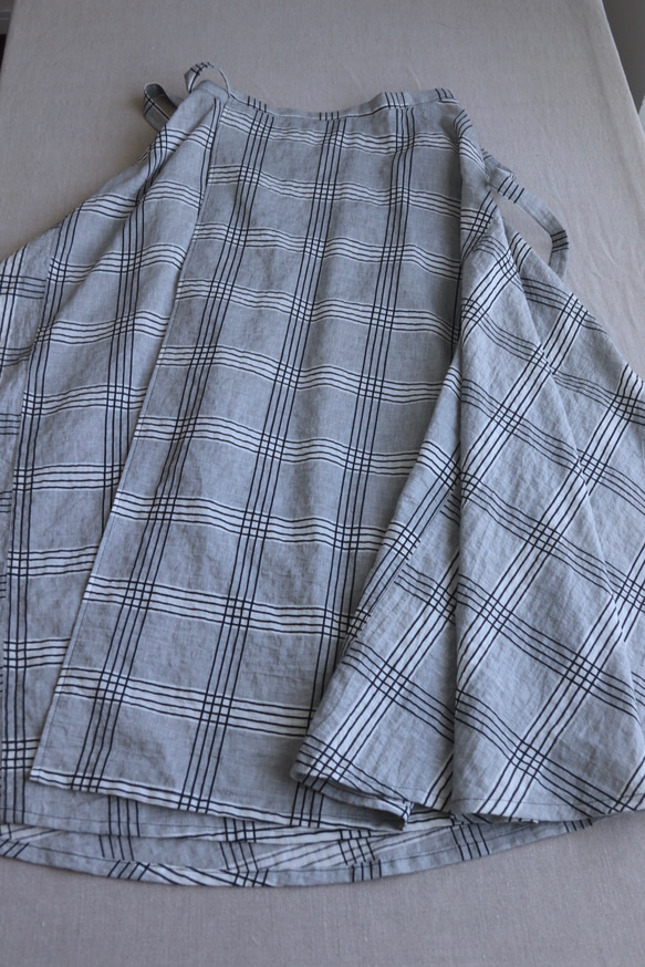 リネン・チェック柄ロング巻きスカート 8枚目の画像