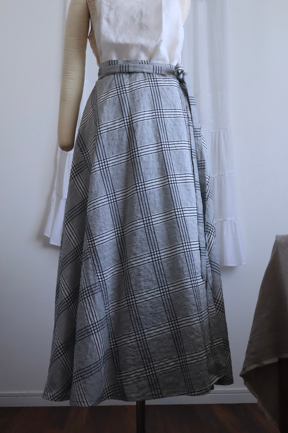 リネン・チェック柄ロング巻きスカート 6枚目の画像