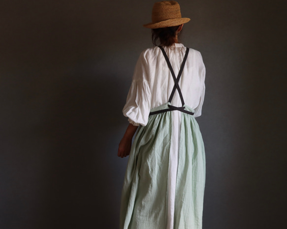 ふっくら厚さ2倍のとろみダブルガーゼとコットンリネンのリボンのギャザーたっぷりバイカラーエプロン／オパールグリーン 12枚目の画像