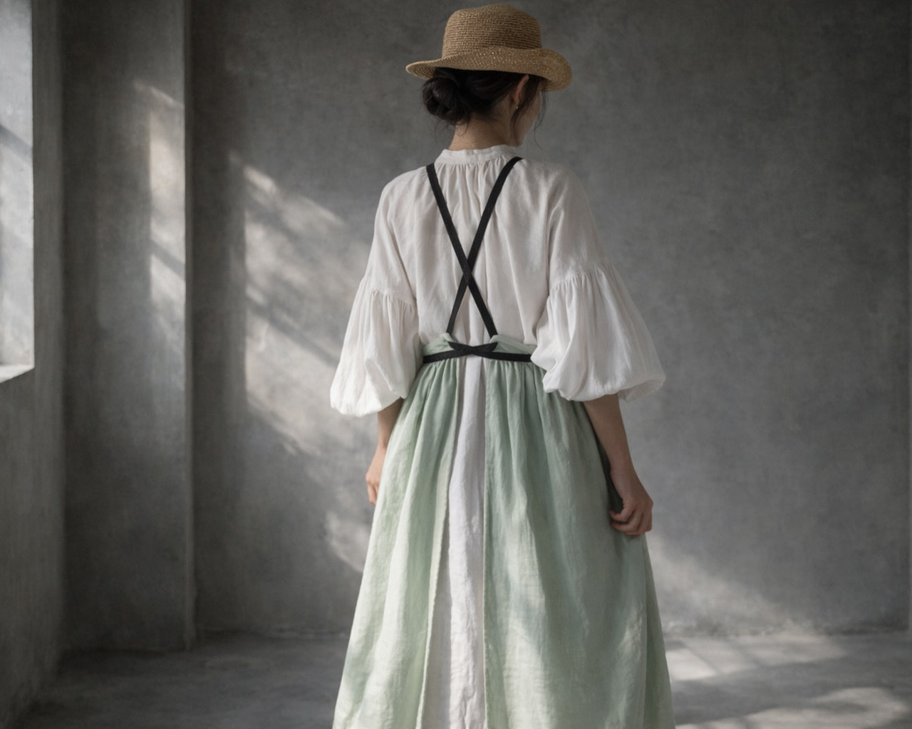 ふっくら厚さ2倍のとろみダブルガーゼとコットンリネンのリボンのギャザーたっぷりバイカラーエプロン／オパールグリーン