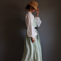 ふっくら厚さ2倍のとろみダブルガーゼとコットンリネンのリボンのギャザーたっぷりバイカラーエプロン／オパールグリーン 8枚目の画像