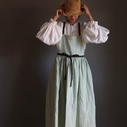 ふっくら厚さ2倍のとろみダブルガーゼとコットンリネンのリボンのギャザーたっぷりバイカラーエプロン／オパールグリーン 9枚目の画像