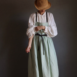 ふっくら厚さ2倍のとろみダブルガーゼとコットンリネンのリボンのギャザーたっぷりバイカラーエプロン／オパールグリーン 11枚目の画像