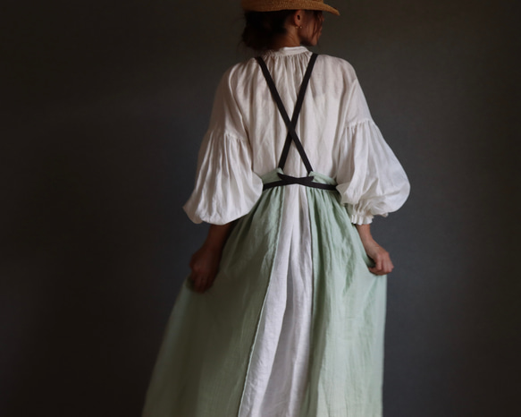 ふっくら厚さ2倍のとろみダブルガーゼとコットンリネンのリボンのギャザーたっぷりバイカラーエプロン／オパールグリーン 10枚目の画像