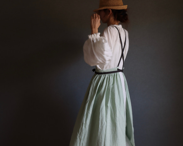 ふっくら厚さ2倍のとろみダブルガーゼとコットンリネンのリボンのギャザーたっぷりバイカラーエプロン／オパールグリーン 5枚目の画像