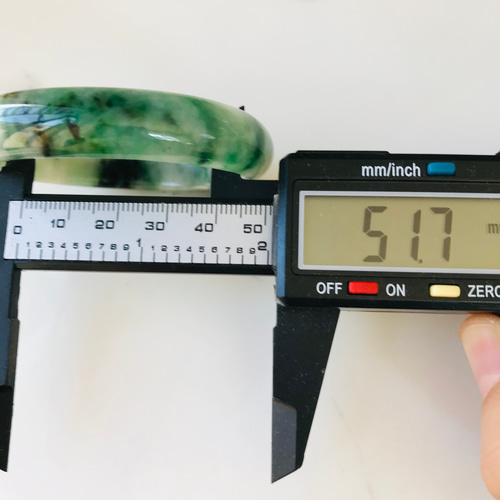 B310-079］ ジェイド ヒスイ 本翡翠 くりぬき バングル 天然石