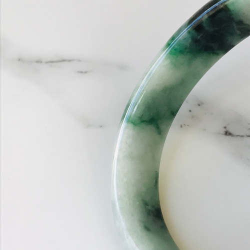 B310-079］ ジェイド ヒスイ 本翡翠 くりぬき バングル 天然石