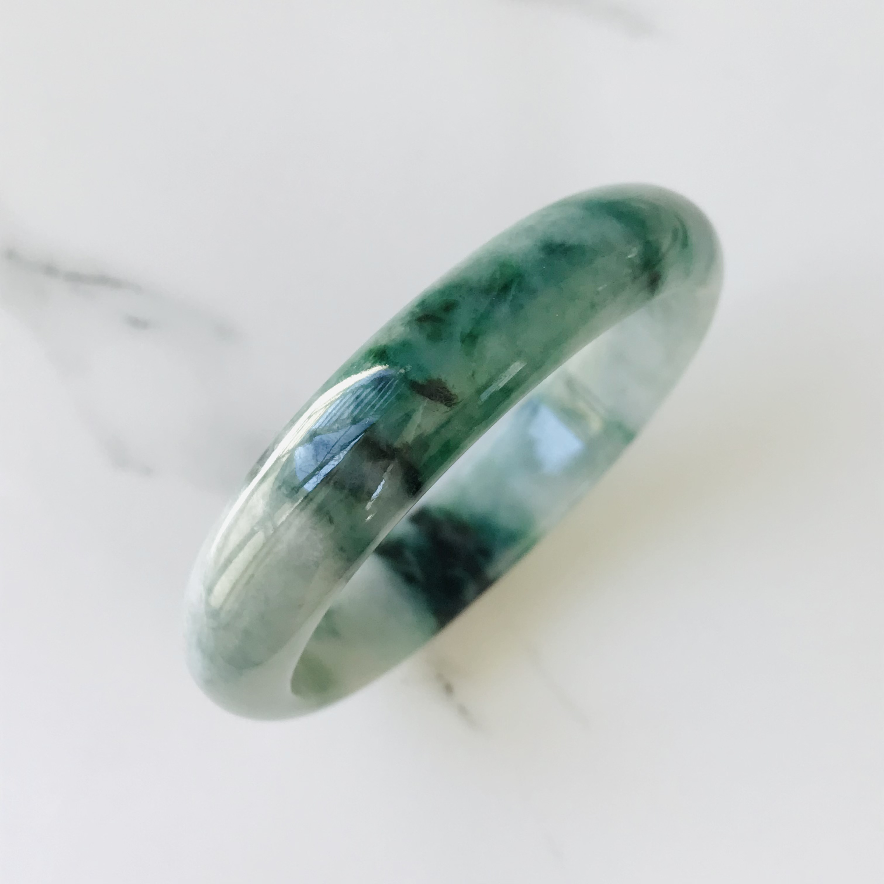 B310-079］ ジェイド ヒスイ 本翡翠 くりぬき バングル 天然石