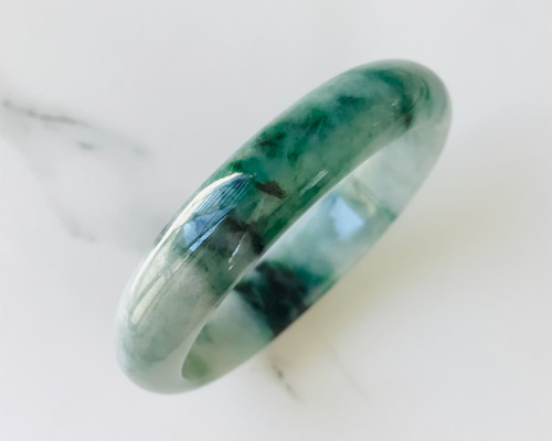 B310-079］ ジェイド ヒスイ 本翡翠 くりぬき バングル 天然石