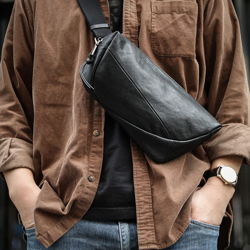20245新商品の男の人の本革の胸バッグカジュアルな小さいショルダー