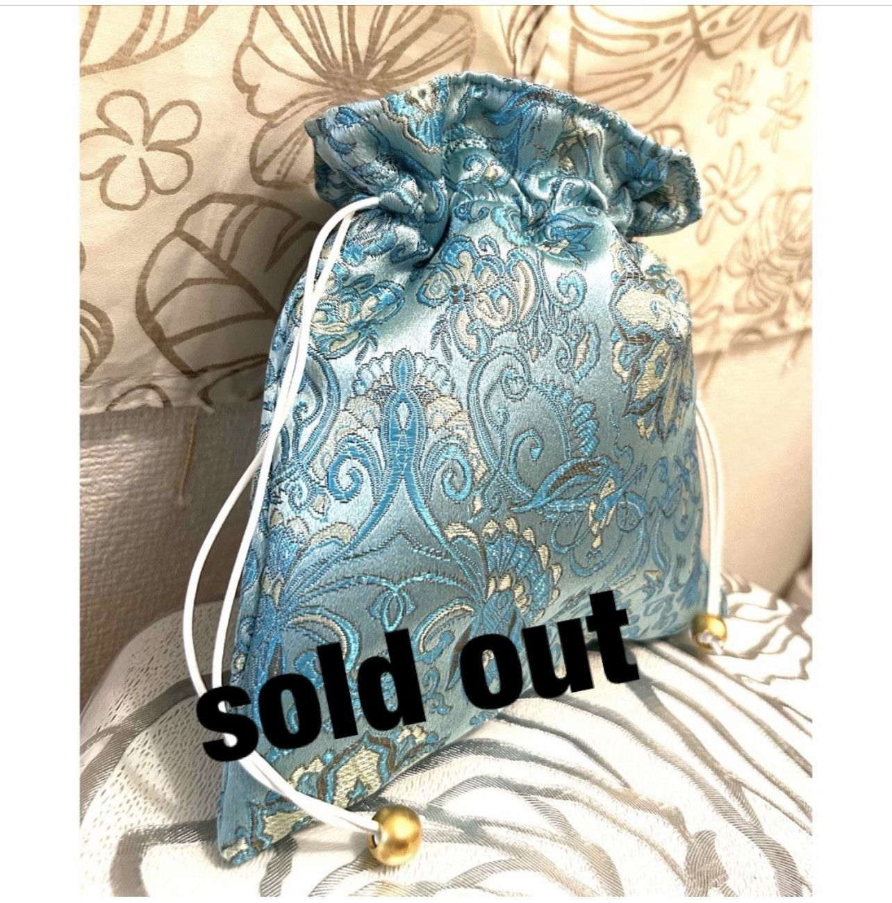 «782»◤完売◢ポーチ*絹織りサテン&ポリエステル*ライトブルー*お洒落ポーチ