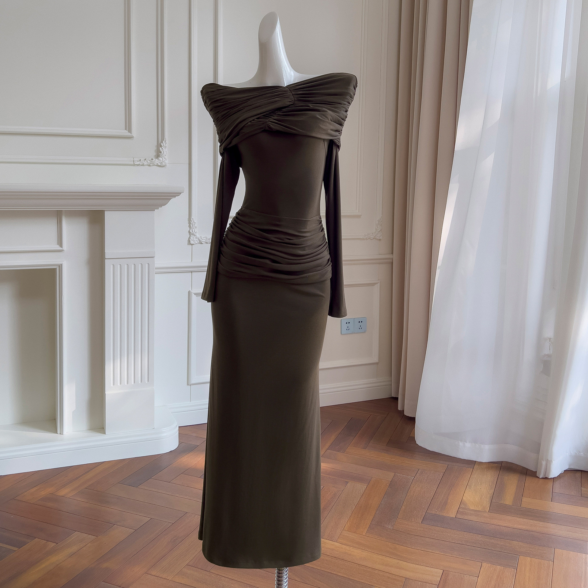 秋服ドレス ウェディングドレス パーティー 長袖 コーヒー色 無地 ニット プリーツ 上品 韓国風 お呼ばれ 69387