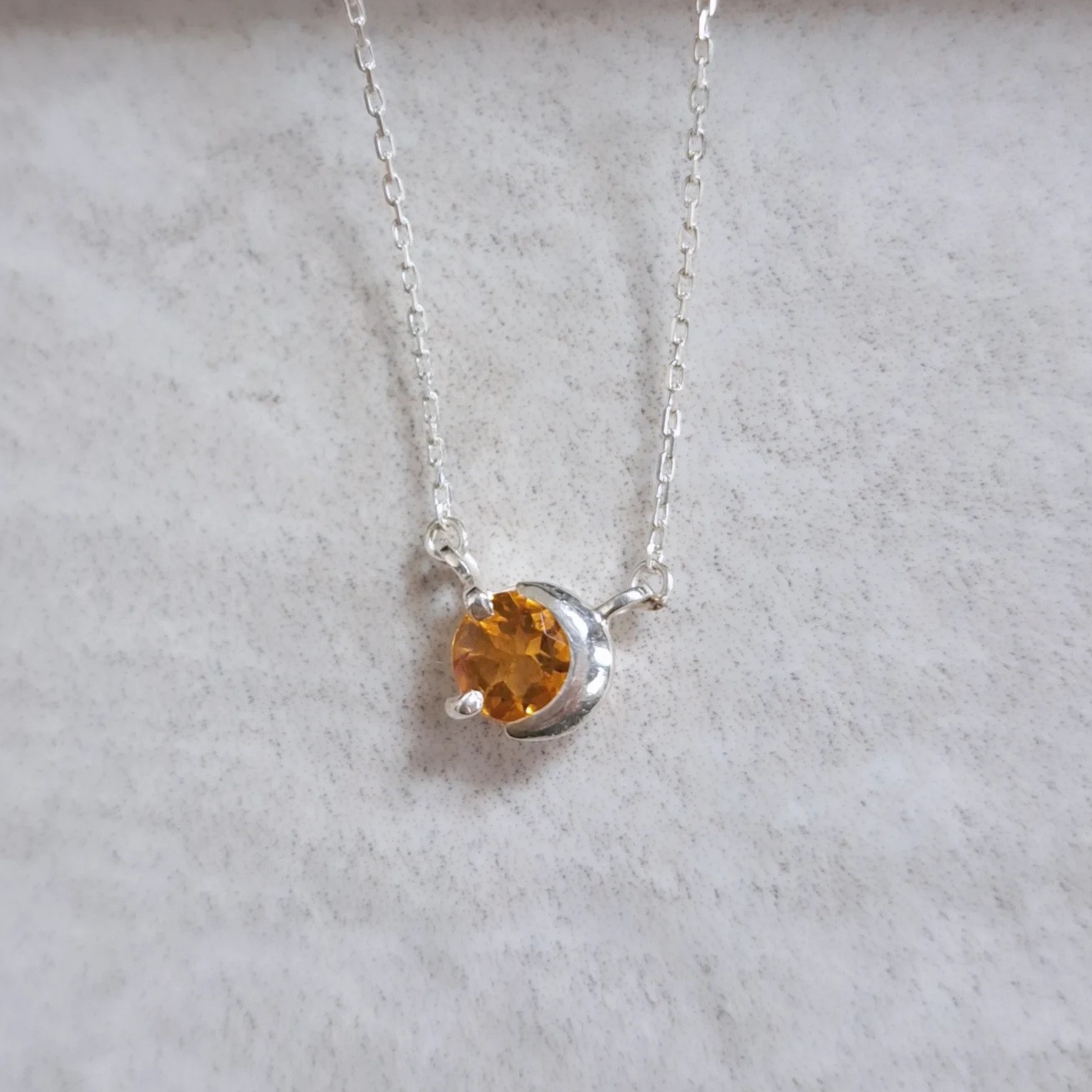 【三日月のネックレス シトリン】  三日月ネックレスシルバー  三日月アクセサリー  月 満月 京都