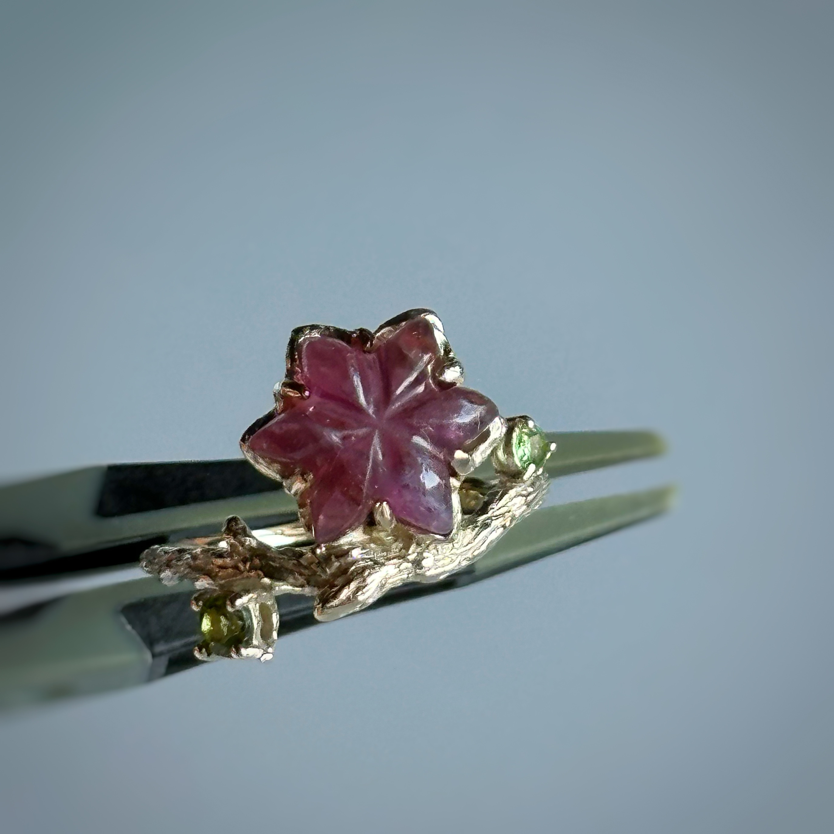 フラワーカービング濃ピンクトルマリンリング／k10