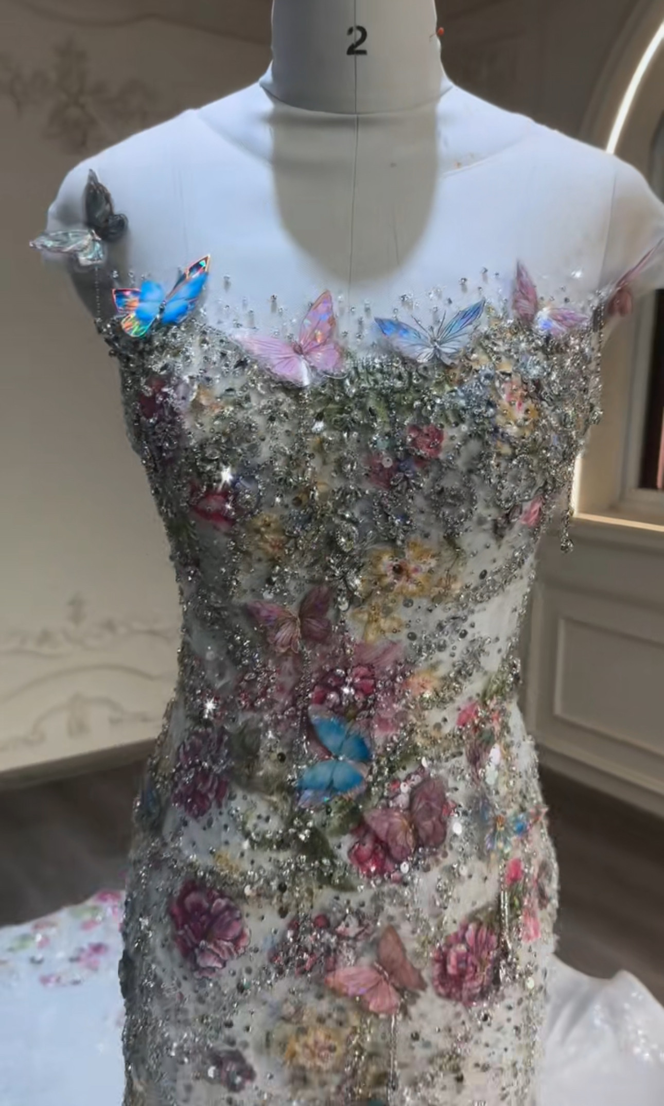 新作見逃さない　蝶々リボン　可愛い　カラフル　マーメイドカラードレス　パーティードレス海外挙式前撮り二次会音楽会コンテス