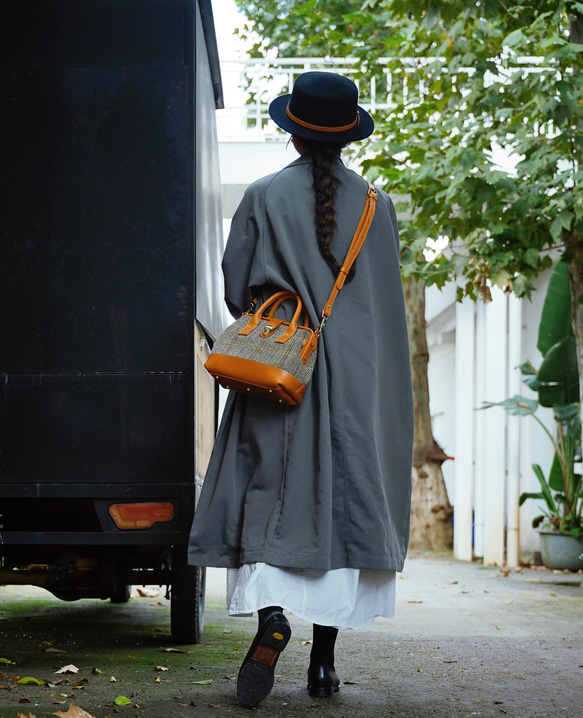 羊毛 x 皮革拼接雙扣包 | 復古經典 第17張的照片