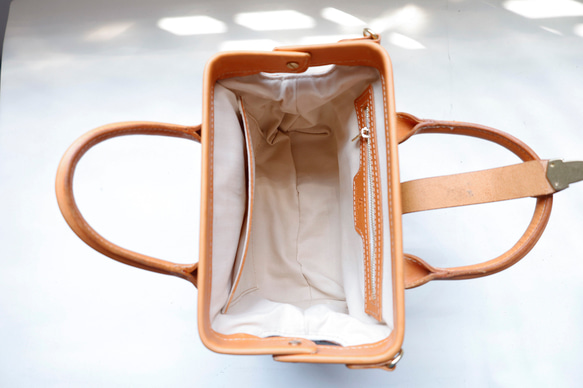 羊毛 x 皮革拼接雙扣包 | 復古經典 第12張的照片