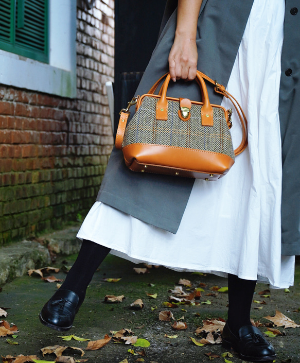 羊毛 x 皮革拼接雙扣包 | 復古經典 第5張的照片