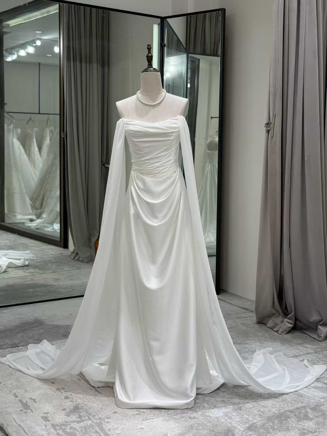 送料無料！ウェディングドレス ハンドドレープ ふわふわ袖 ソフトマーメイドライン エアリー感 細見えシルエット 結婚式