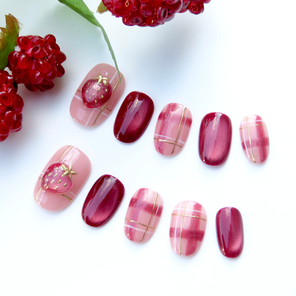 ぷっくりいちご×チェックの深色ルビー- 赤 ベージュ 短め マグ 韓国