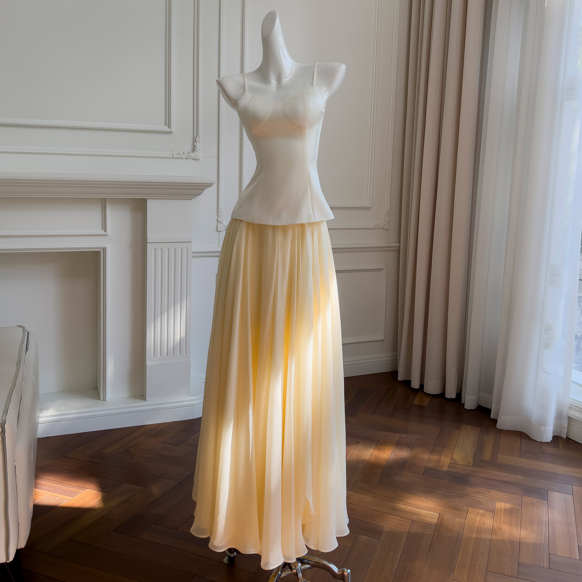 上下セット ウェディングドレス パーティー 薄い黄色 プリンセス ノースリーブ シンプル 韓国風 お呼ばれ 71464