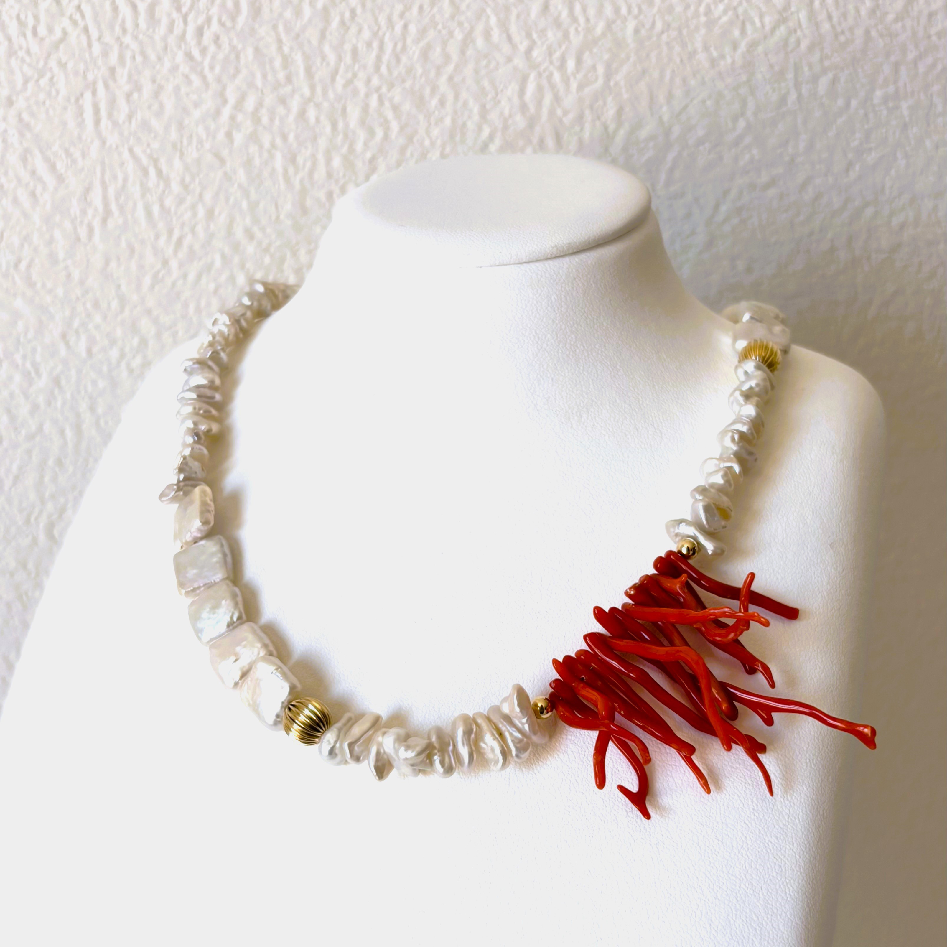 14kgf　胡渡珊瑚と淡水真珠のデザインネックレス