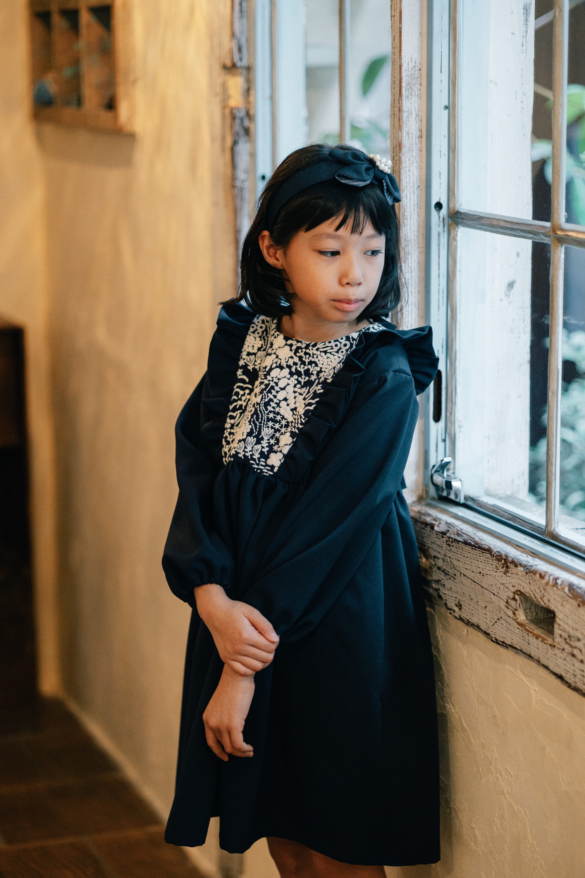 【入学式】フラワー刺繍切替　ネイビー　フリル ワンピース　90 100 110 120 130 　フォーマル　ふんわり