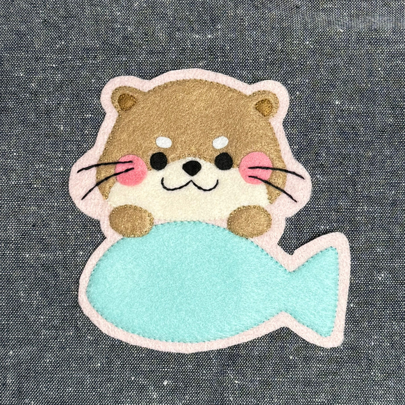 カワウソと魚　フェルト名札　ワッペン カワウソと魚 フェルト名札 ワッペン 名前シール pikataka 通販