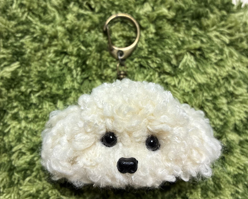 うるうるトイプードル 毛糸キーホルダー＊ホワイト 白色 ぬいぐるみ