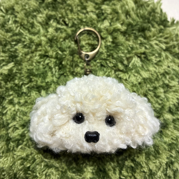 うるうるトイプードル 毛糸キーホルダー＊ホワイト 白色 ぬいぐるみ