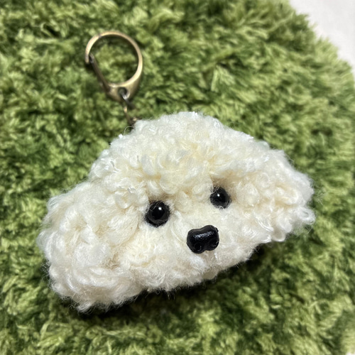 うるうるトイプードル 毛糸キーホルダー＊ホワイト 白色 ぬいぐるみ