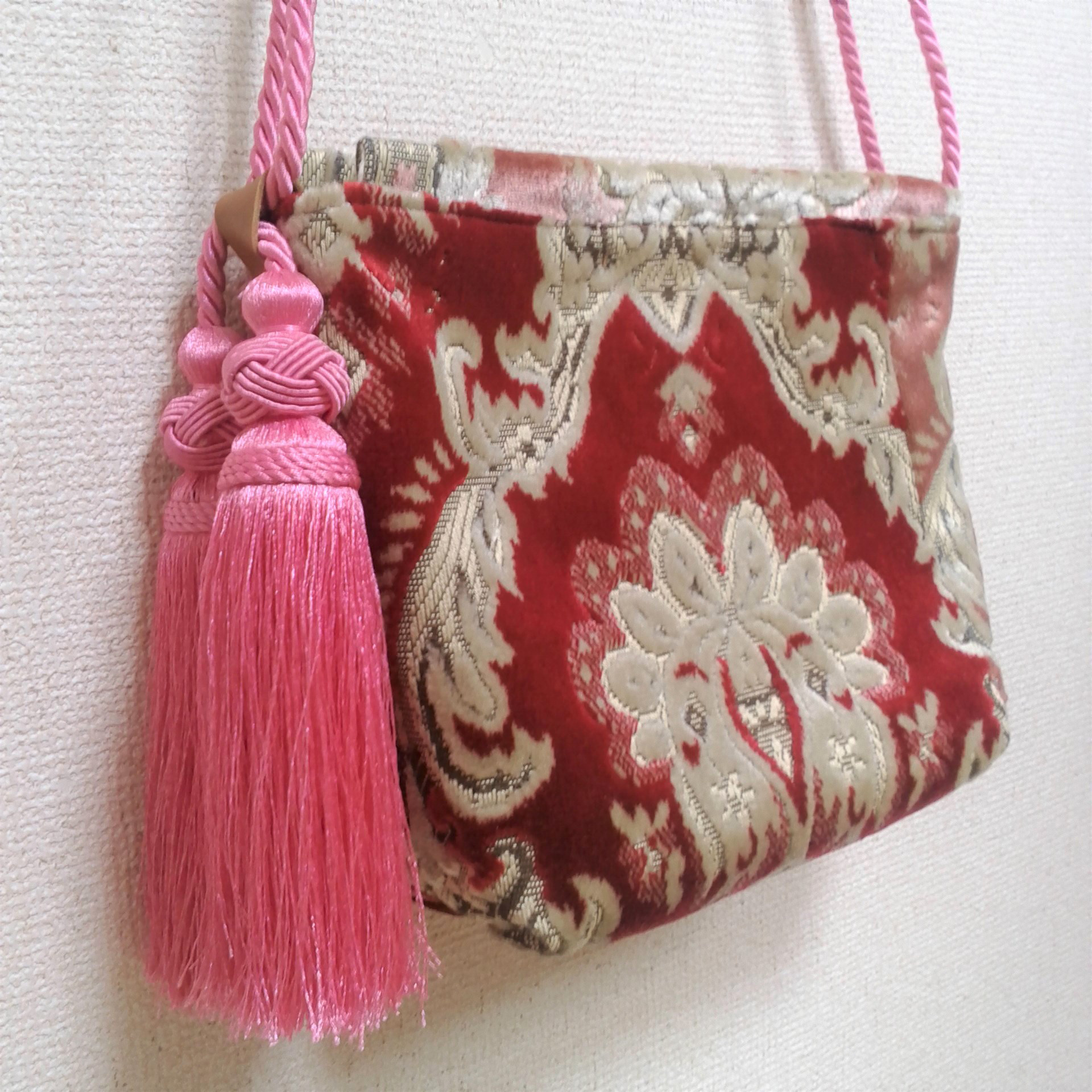 ◆送料込み2026◆華やかなモケットバッグ　お揃いポーチセット【生地見本あり】